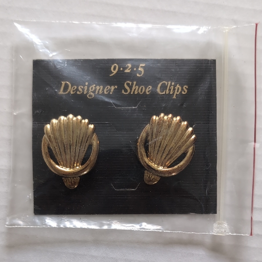 Gold Shell Shoe Clips